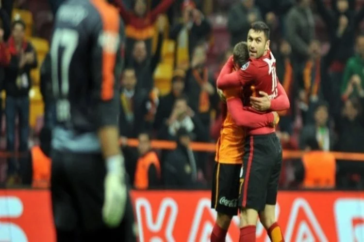 Burak ve Podolski Galatasaray'ı sırtladı