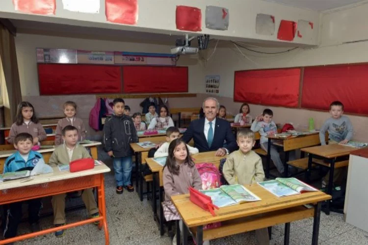 Bursa Büyükşehir Belediyesi eski okulları yeniliyor