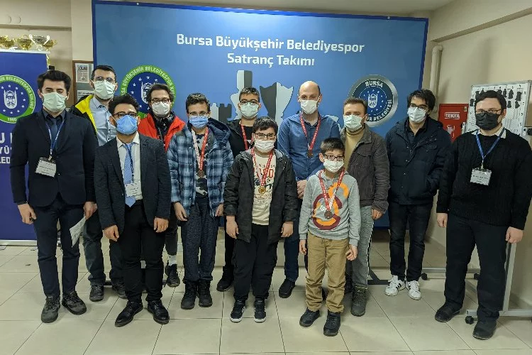 Bursa Büyükşehir Belediyesporlu satranççılardan büyük başarı