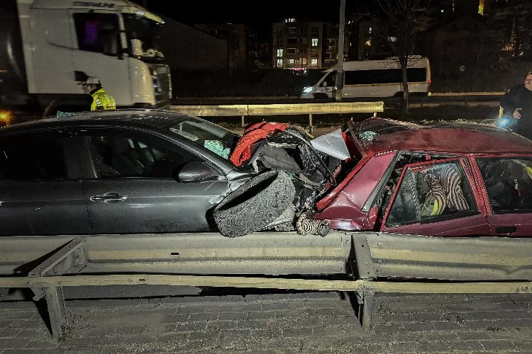 Bursa'da lastik değiştirirken kaza: 1 Ölü, 2 Yaralı!