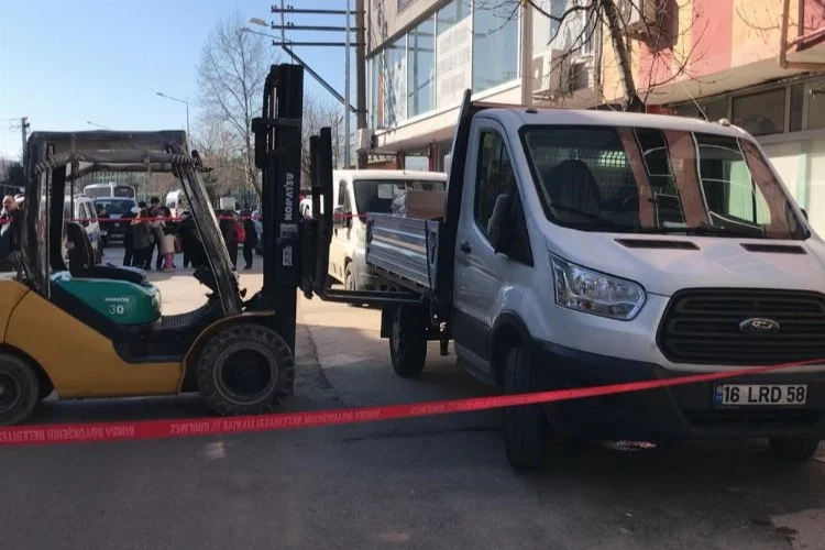 Bursa'da can alan kaza: Yaşlı kadın kamyonetin altında kaldı!