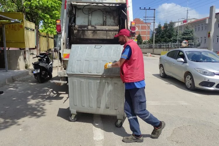 Bursa'da çöpte korkutan manzara: Et parçaları bulundu