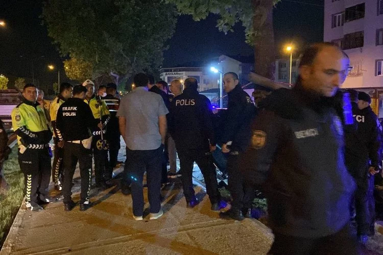 Bursa'da feci son! Parçalanan otomobildeki astsubay hayatını kaybetti