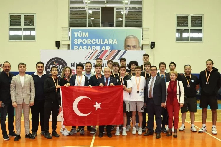 Bursa'da Kardeş Kentler Basketbol Turnuvası sona erdi