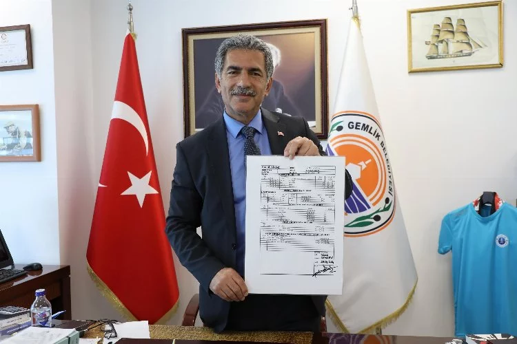 Bursa'da belediye başkanı mal varlığını belediye panosuna astı