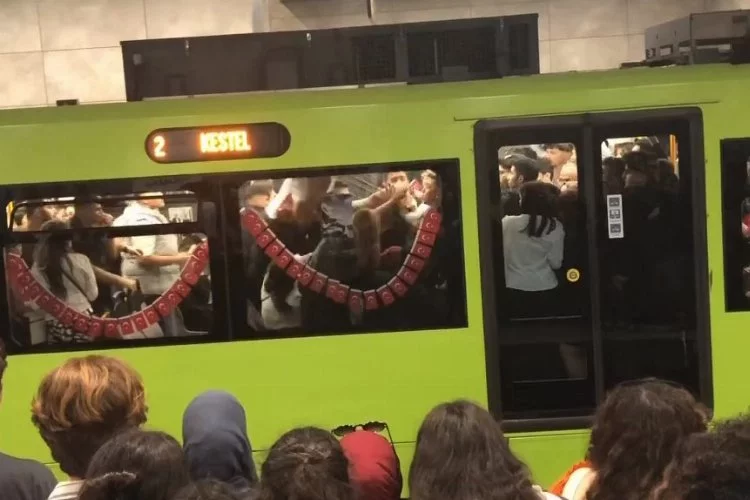 Bursa'da metro vagonunu ringe çevirdiler!