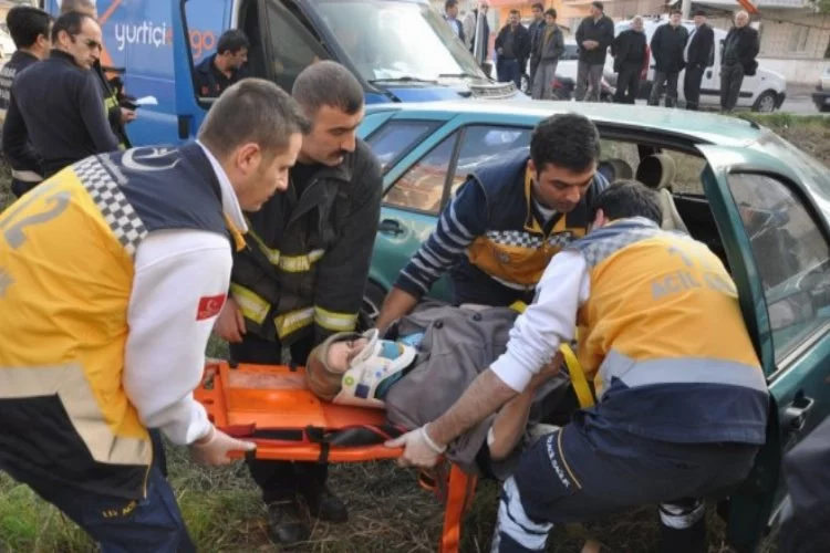 Bursa'da meydana gelen kazada can pazarı! 6 yaralı