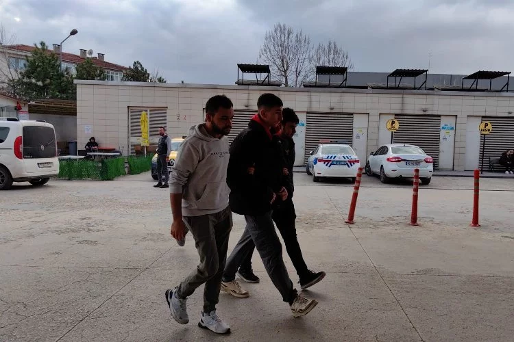 Bursa'da öfkeli gençler dehşet saçtı! Bıçaklı saldırı olayında yeni gelişme