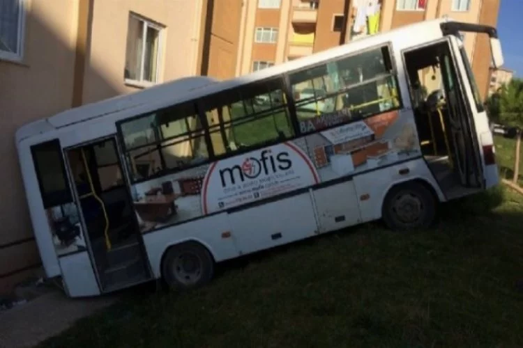 Bursa'da Otobüs kazası ucuz atlatıldı