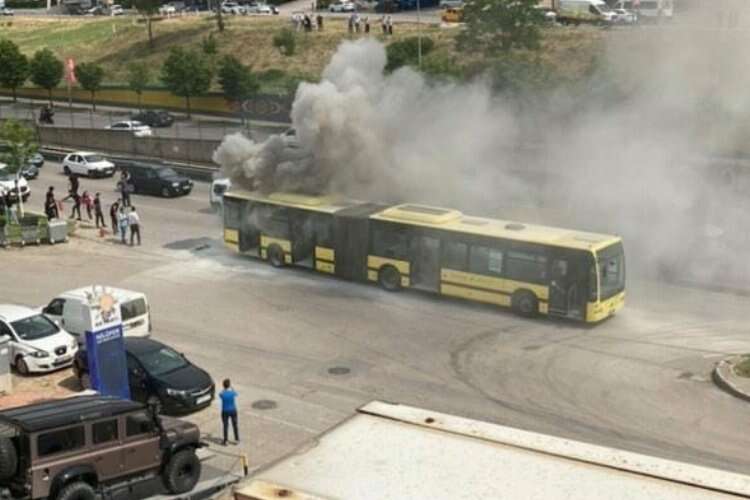 Bursa'da seyir halindeki halk otobüsü alev topuna döndü