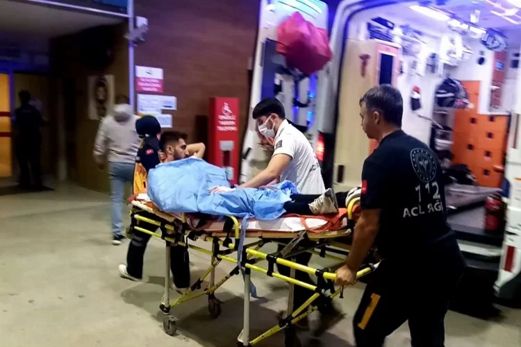 Bursa'da silahlı saldırıda yaralandı, polis karakoluna sığındı