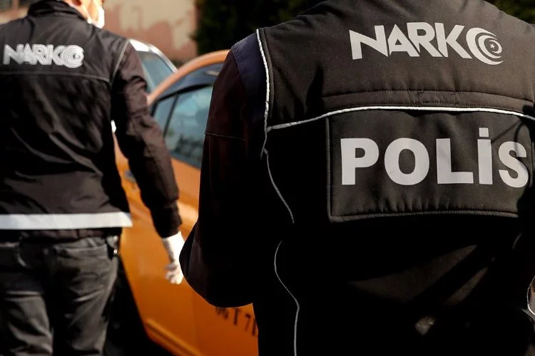 Bursa'da şüpheli otomobilden uyuşturucu çıktı
