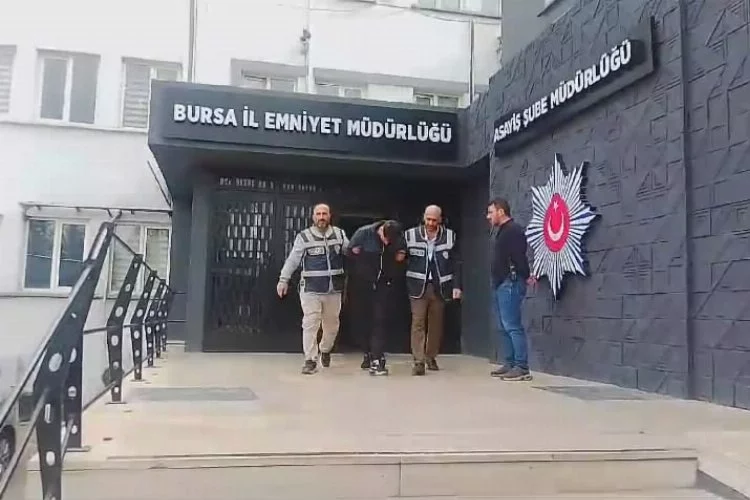 Bursa'da yakalandılar! Biri 98, diğeri 25 yıl hapis cezasıyla aranıyordu