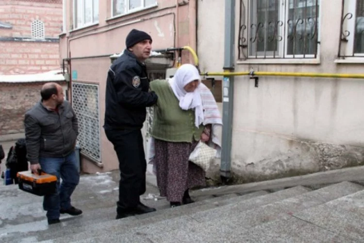 Bursa'da yaşlı kadın böyle kurtarıldı