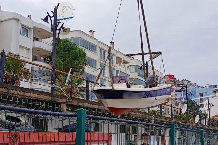 Bursa Mudanya'da tekneler battı