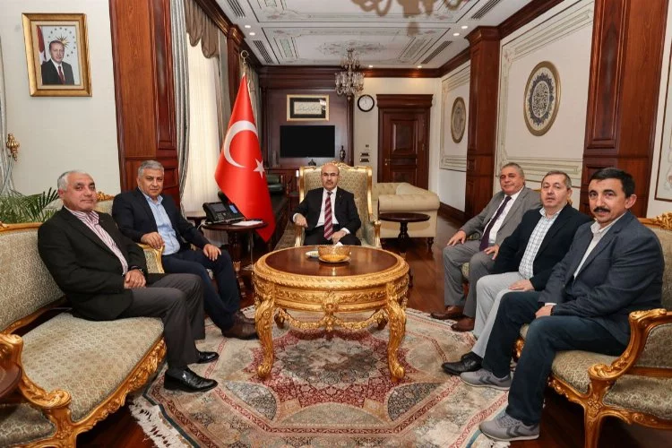 Bursa Valisi Demirtaş'a Afyonkarahisarlılar Yardımlaşma ve Dayanışma Derneği yöneticilerinden ziyaret