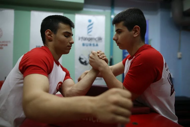 Bursalı ikizler dünya şampiyonluğuna hazırlanıyor