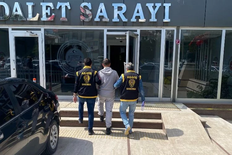 Çaldıkları motosikleti Bursa'da sattılar
