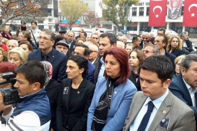 CHP'liler Atatürk'ü saygı ve minnetle andı