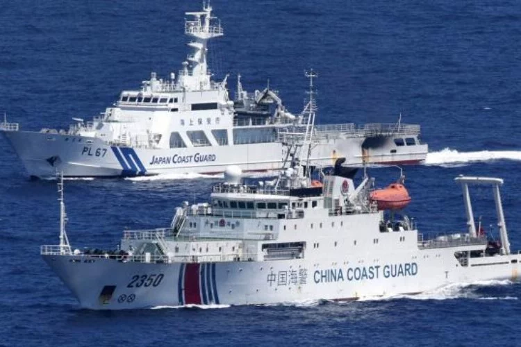 Çin'den ABD savaş gemisine uyarı