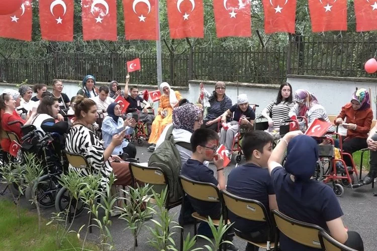 Bursa'da çocuklar ve aileleri gönüllerince eğlendi