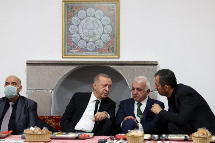 Cumhurbaşkanı Erdoğan'dan Hüseyin Gazi Cemevi'ne ziyaret