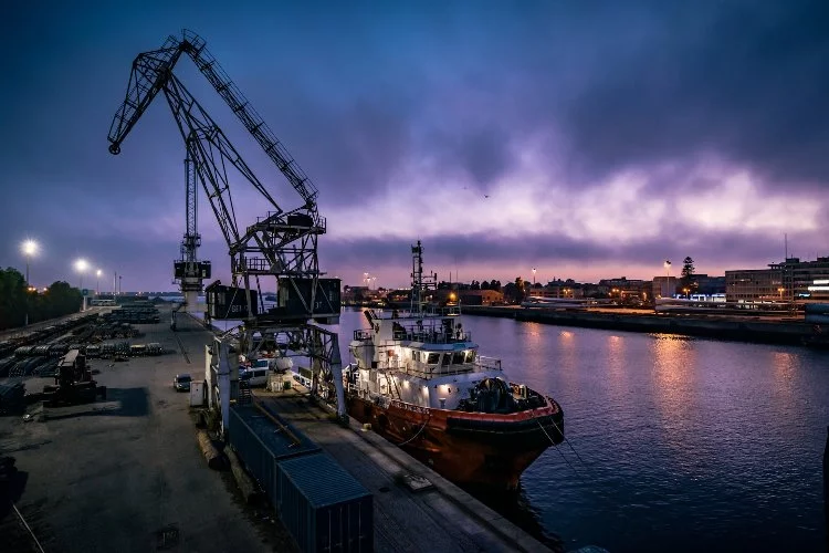 Denizcilik ve uluslararası ticaret: Limanların rolü ve önemi