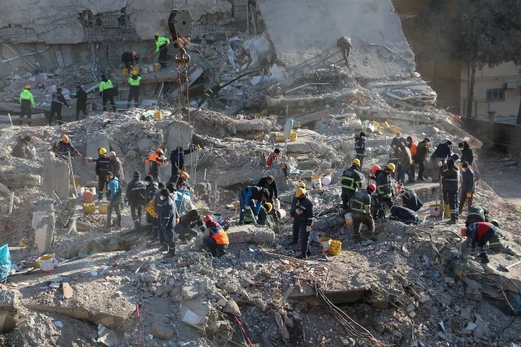 Depremde 38 kişi yaşamını yitirmişti: Tutuklu 2 müteahhide ceza!