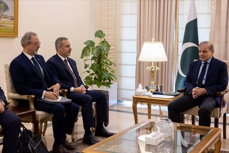 Dışişleri Bakanı Fidan, Pakistan Başbakanı Şerif ile görüştü