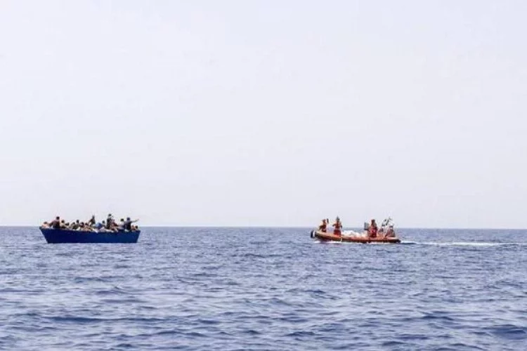 Endonezya'da bot alabora oldu! 26 kişi kayboldu