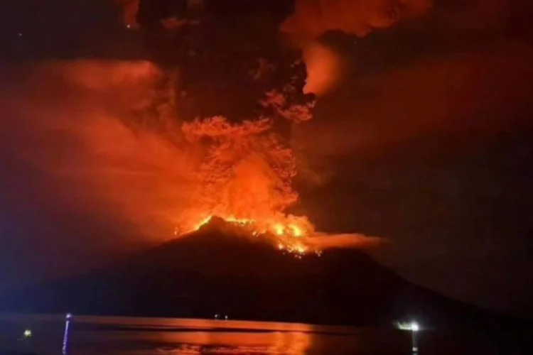 Endonezya'da yanardağda hareketlilik! 12 bin kişi için tahliye kararı