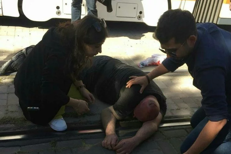 Eskişehir'de tramvay kazası: Polis memuru ağır yaralı!