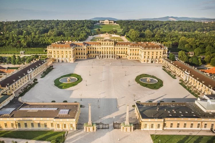 Etkileyici mimarisiyle büyülüyor: Schönbrunn Sarayı
