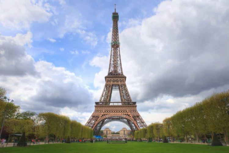 Eyfel Kulesi: Paris'in efsanesi!