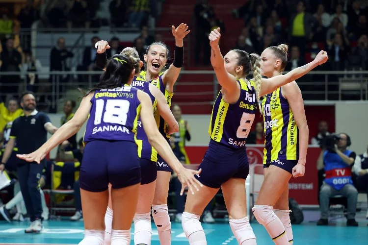 Fenerbahçe Opet Kadın Voleybol Takımı, yarı finale yükseldi