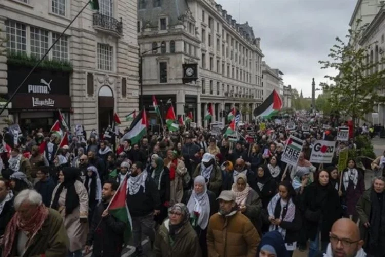 Filistin destekçisi göstericiler sokaklarda