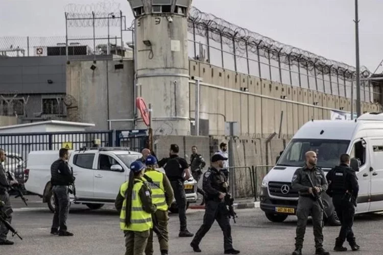 Filistin Esirler Heyeti Başkanı: "Tutuklular "vahşi ihlallere" maruz kalıyor"