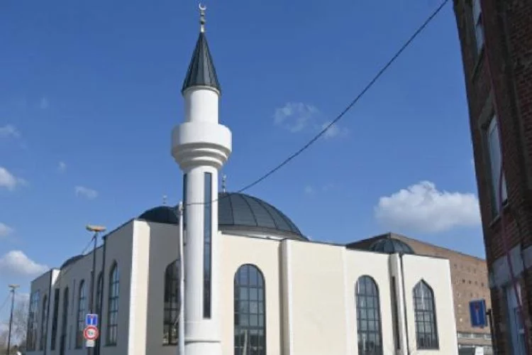 Fransa'da camiye saldırı düzenleme tehdidinde bulunan kişiye gözaltı