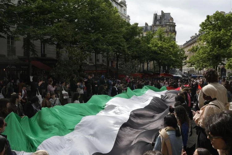 Fransa'nın önde gelen üniversitelerinden! Filistin'e destek gösterisi düzenlediler