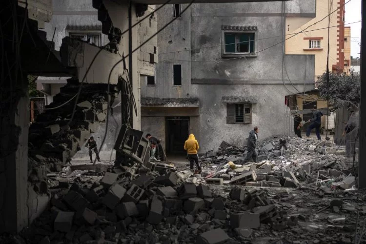 Gazze'de 8 gündür kesik olan iletişim hizmetleri aşamalı olarak geri geldi