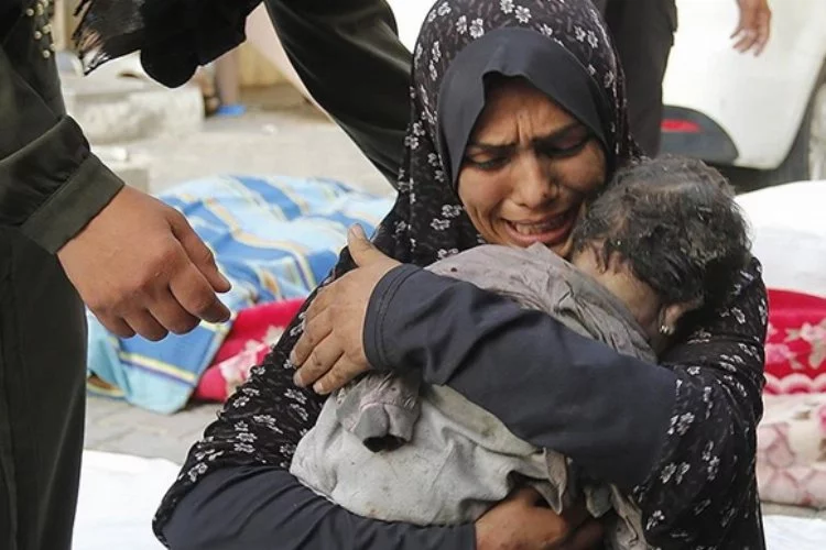 Gazzeli anneler, saldırılar altında yaşama çalışıyor!