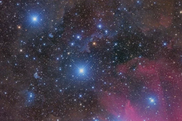 Gökyüzündeki yıldızların farklı renklerinin nedeni nedir?
