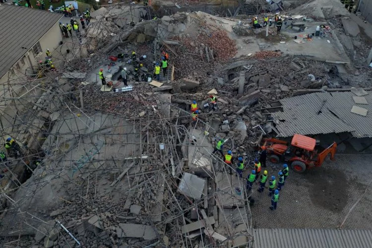 Güney Afrika'da çöken binada 33 kişi yaşamını yitirdi