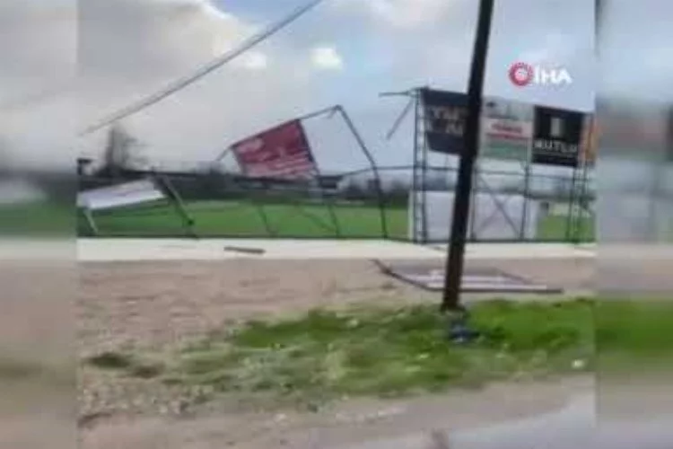 Bursa'da lodos futbol tesisine zarar verdi