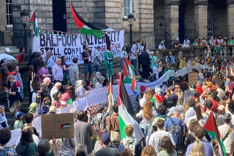 İskoçya’da Filistin’e destek gösterileri düzenlendi