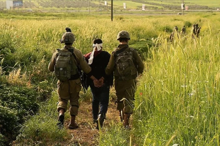 İsrail askerlerinden 11 Filistinliye gözaltı