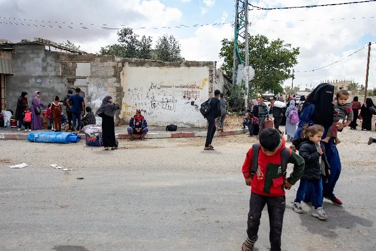 İsrail'den Refah’ın doğusuna tahliye emri! Filistinliler bölgeden ayrılıyor