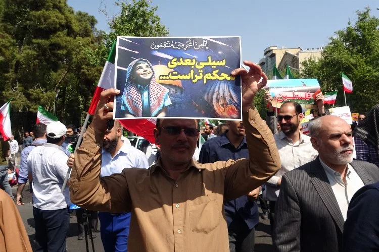 İsrail'e karşı Tahran'da sesler yükselmeye devam ediyor