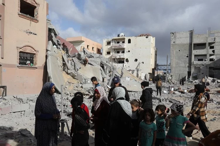 İsrail, Refah kentinde bazı mahalleleri boşaltmaya başladı