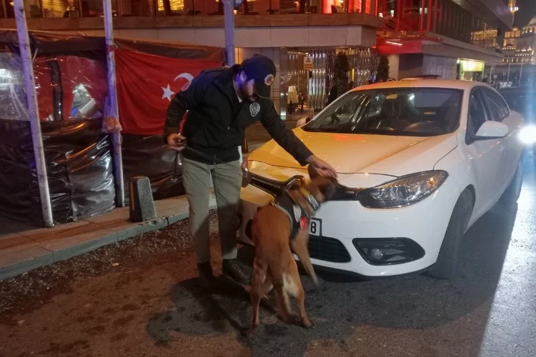 İstanbul'da araçlar tek tek arandı